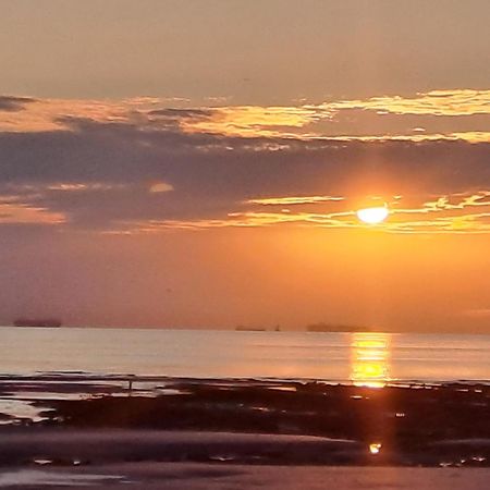 Studio Cosy Neuf Pres De La Mer,Balcon Et Parking Gratuit Wimereux Bagian luar foto